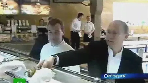 Путин и Медведев в баре "Жигули"