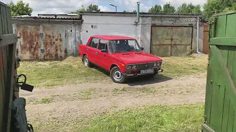 ВАЗ-2106 1980 года выпуска в идеальном состоянии.